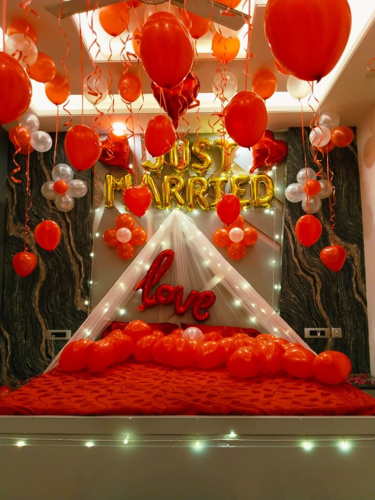 'Just Married' Red Canopy Love Room Décor