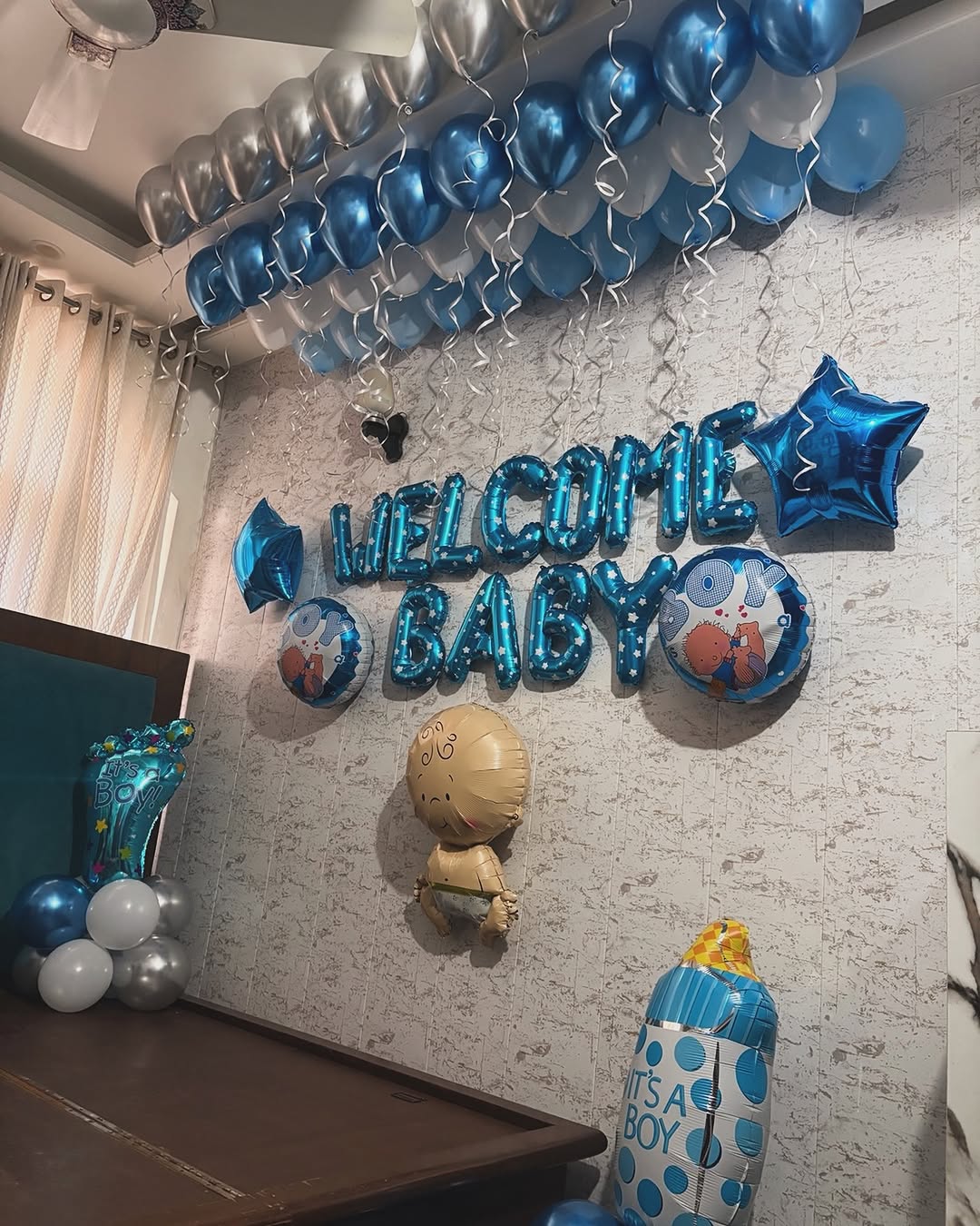 'Welcome Baby' Blue Foil Wall & Ceiling Balloons