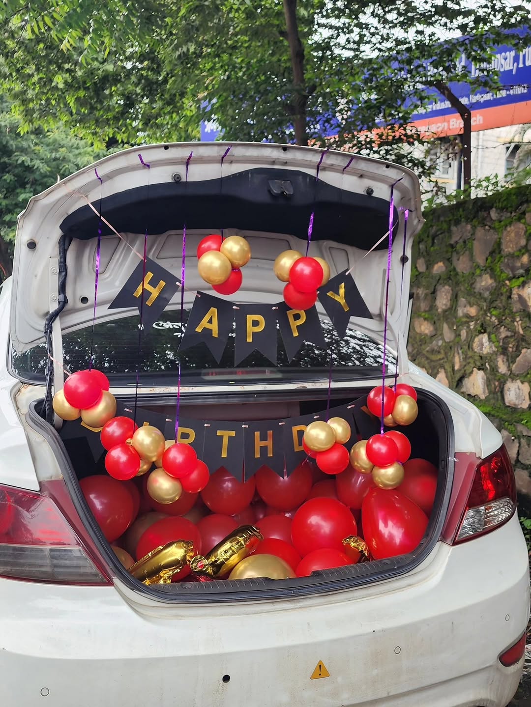 Red & Gold Classic Sedan Boot Decoration