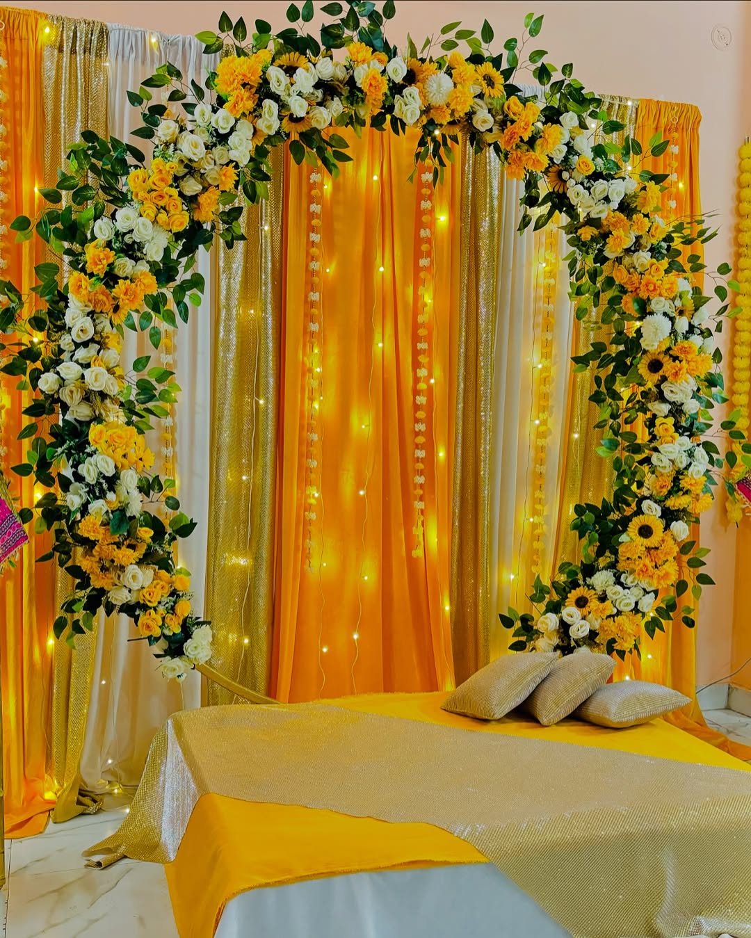 Sunflower Fairy-Light Haldi Arch