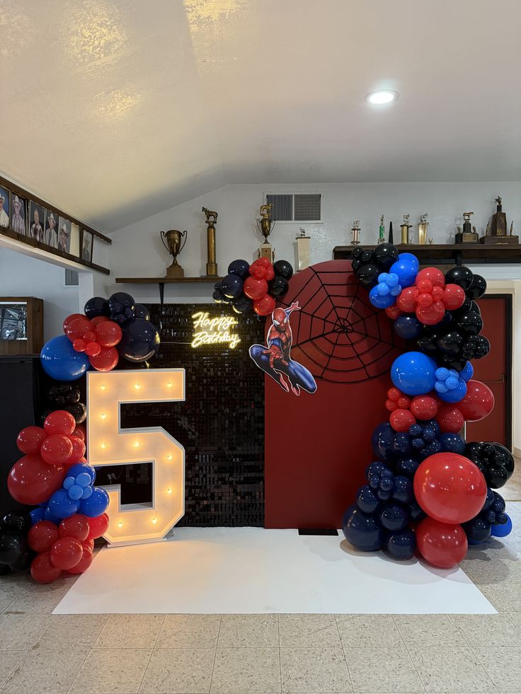 Spider-Man Web '5' Marquee Grand Arch