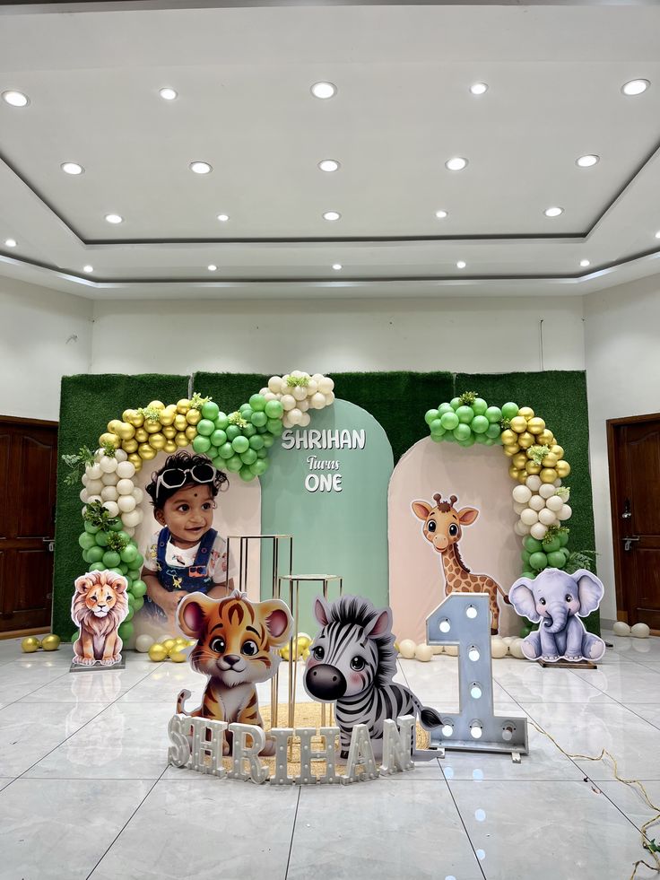 Shrihan Jungle Safari Grand 1st Birthday Stage
