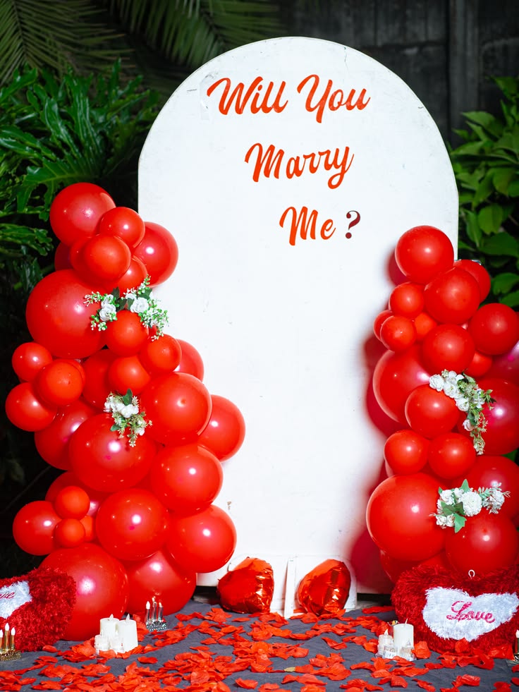 Red Balloon Pillar 'Will You Marry Me?' Arch