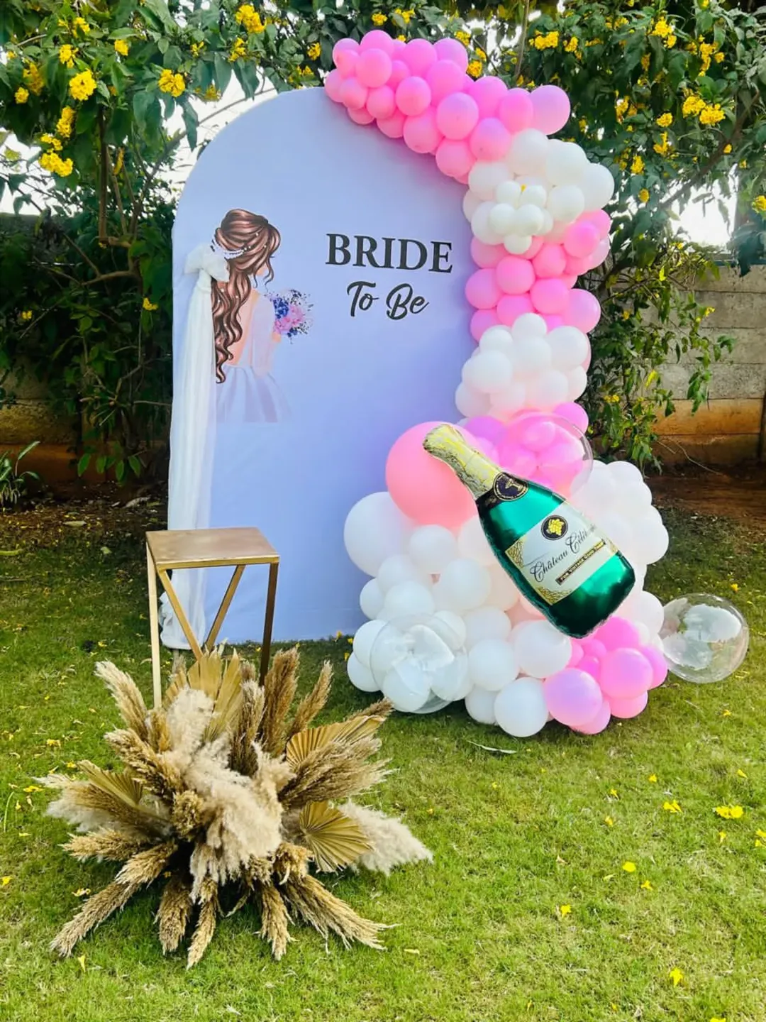 Garden Pink & White 'Bride To Be' Panel Setup