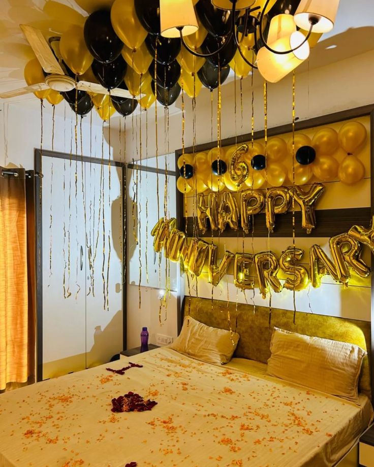 Black & Gold 'Happy Anniversary' Room