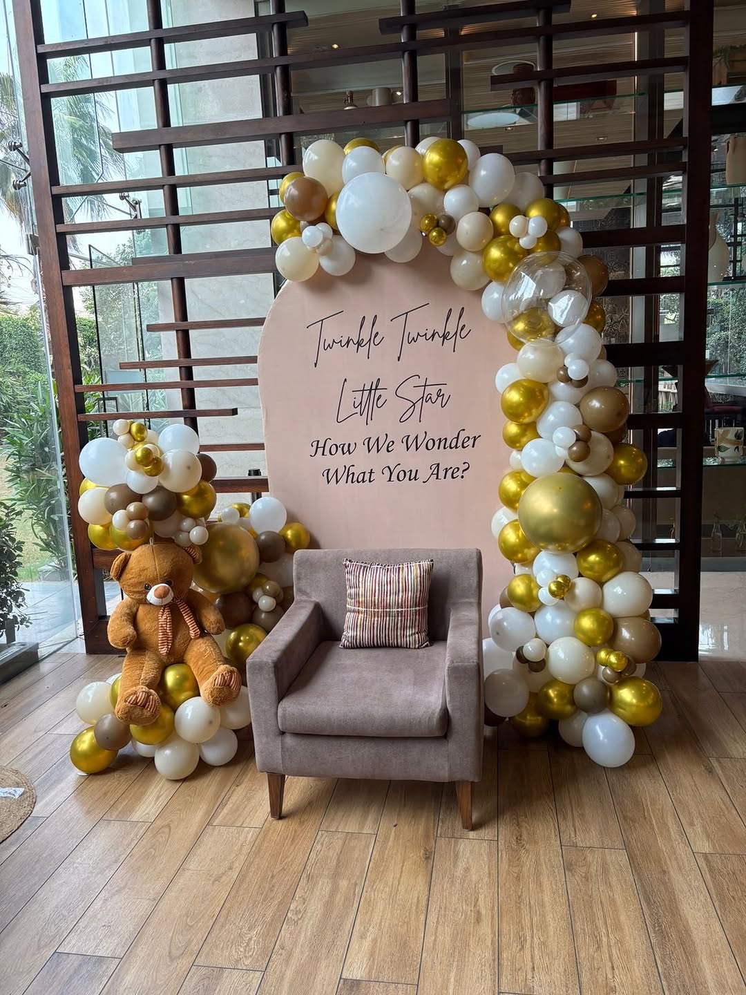 'Twinkle Twinkle Little Star' Gold & Ivory Arch