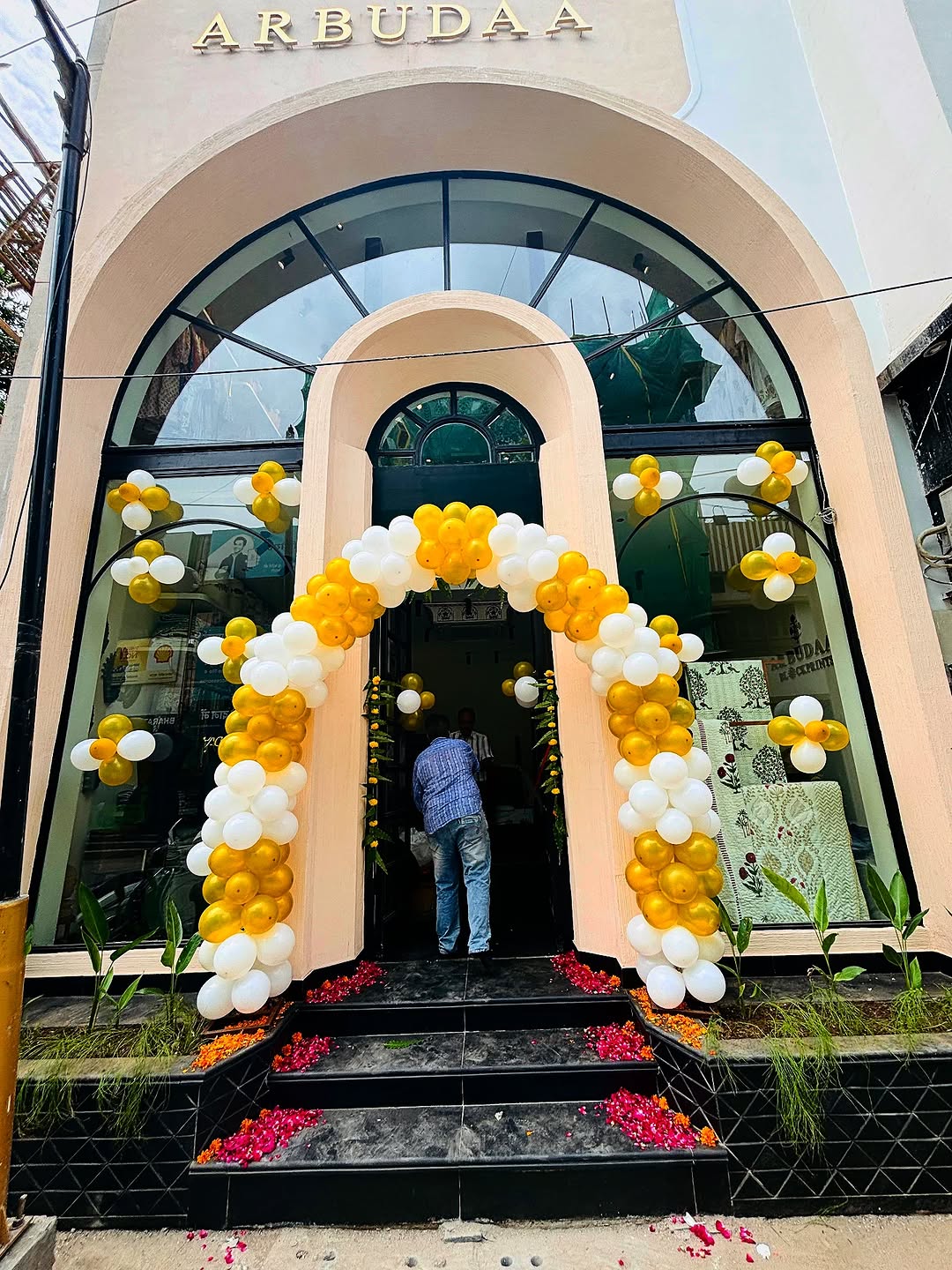 Gold & White Traditional Opening Arch