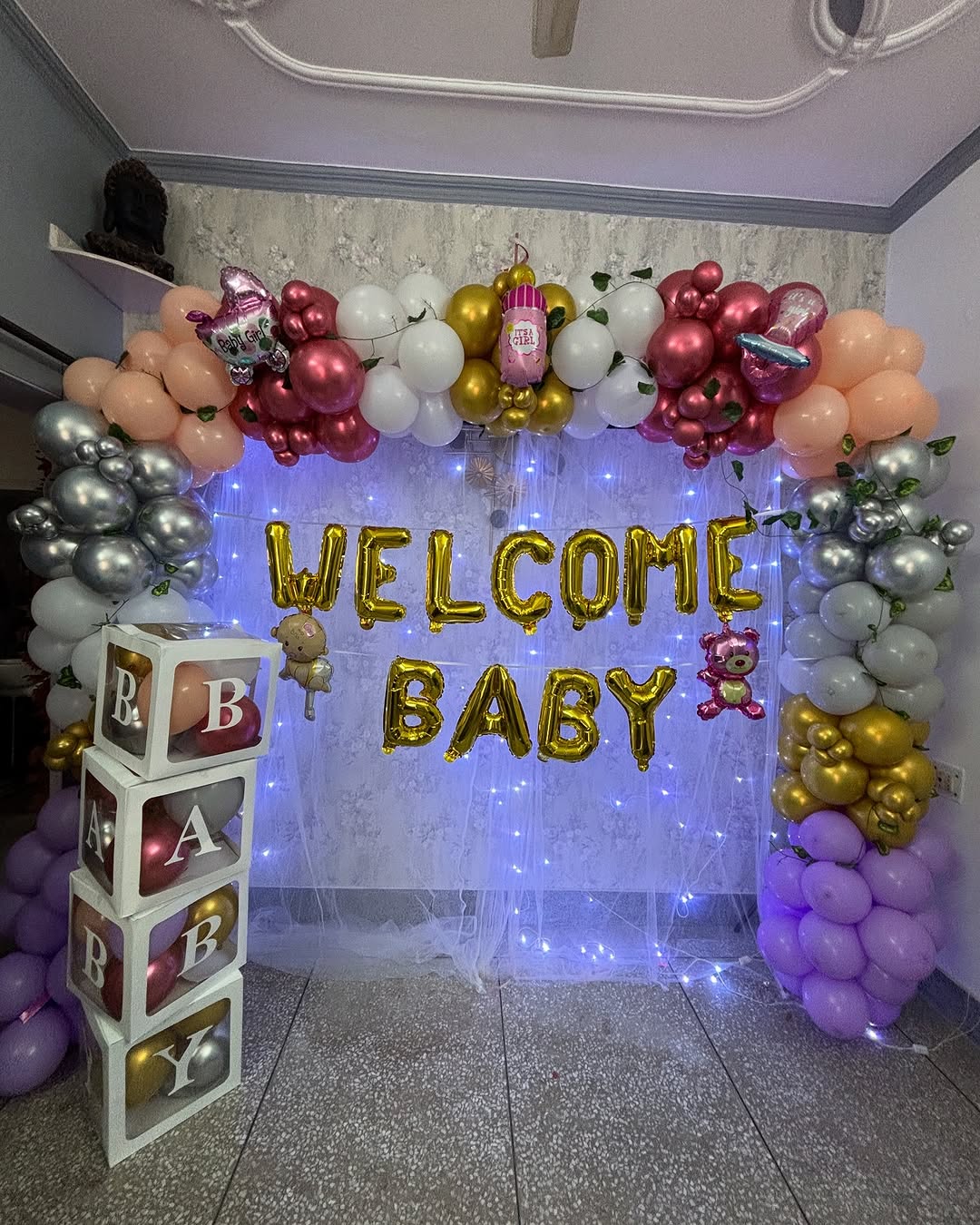 'Welcome Baby' Gold Letters with BABY Balloon Boxes