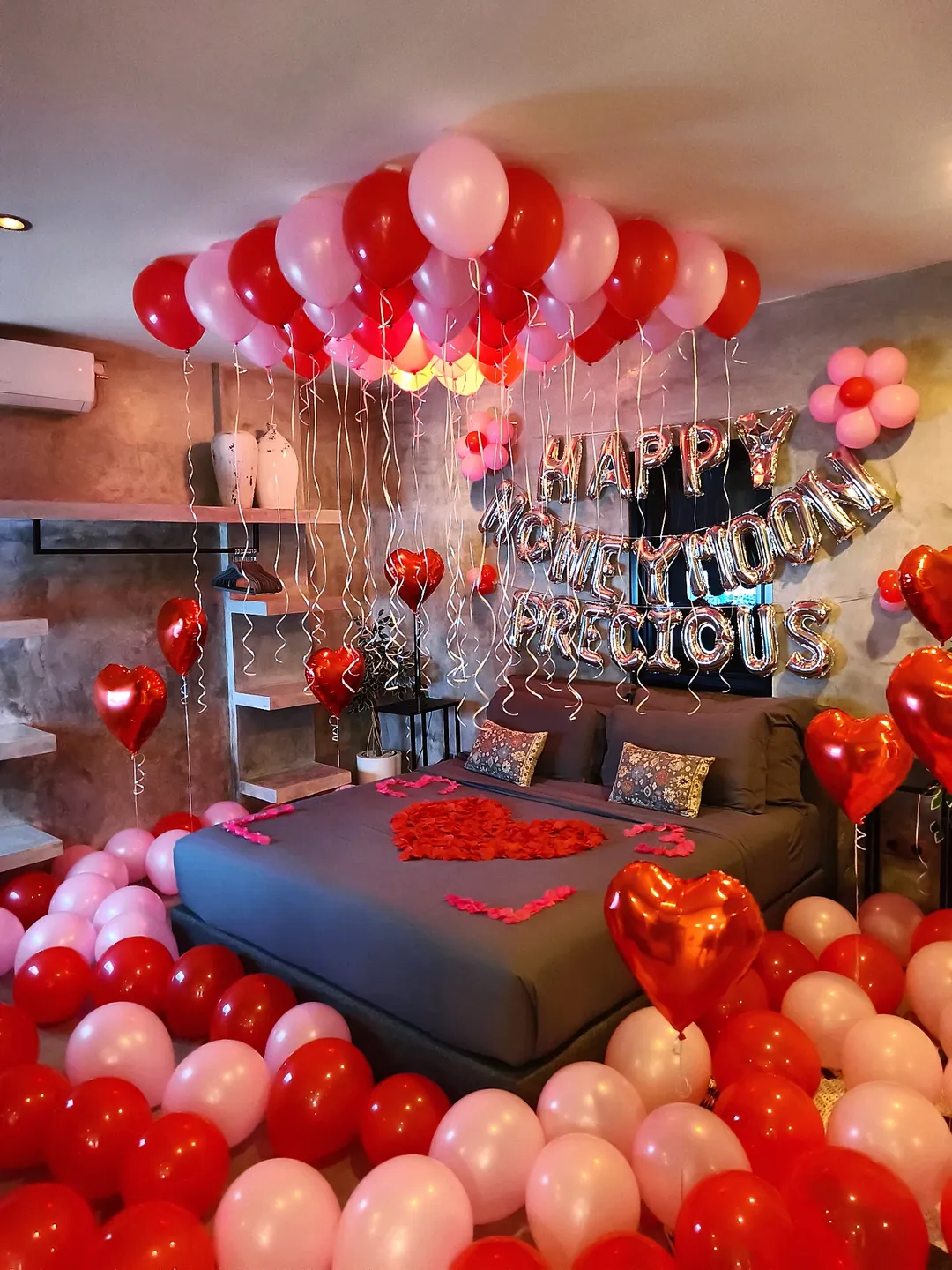 Happy Honeymoon Balloon Room