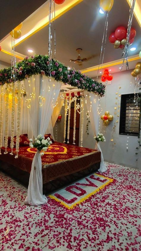 Luxury Floral Canopy 'LOVE' Petal Room