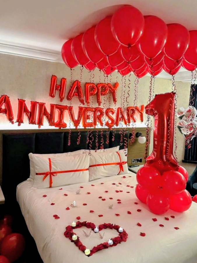 Red HAPPY ANNIVERSARY 1st with Giant '1' Foil