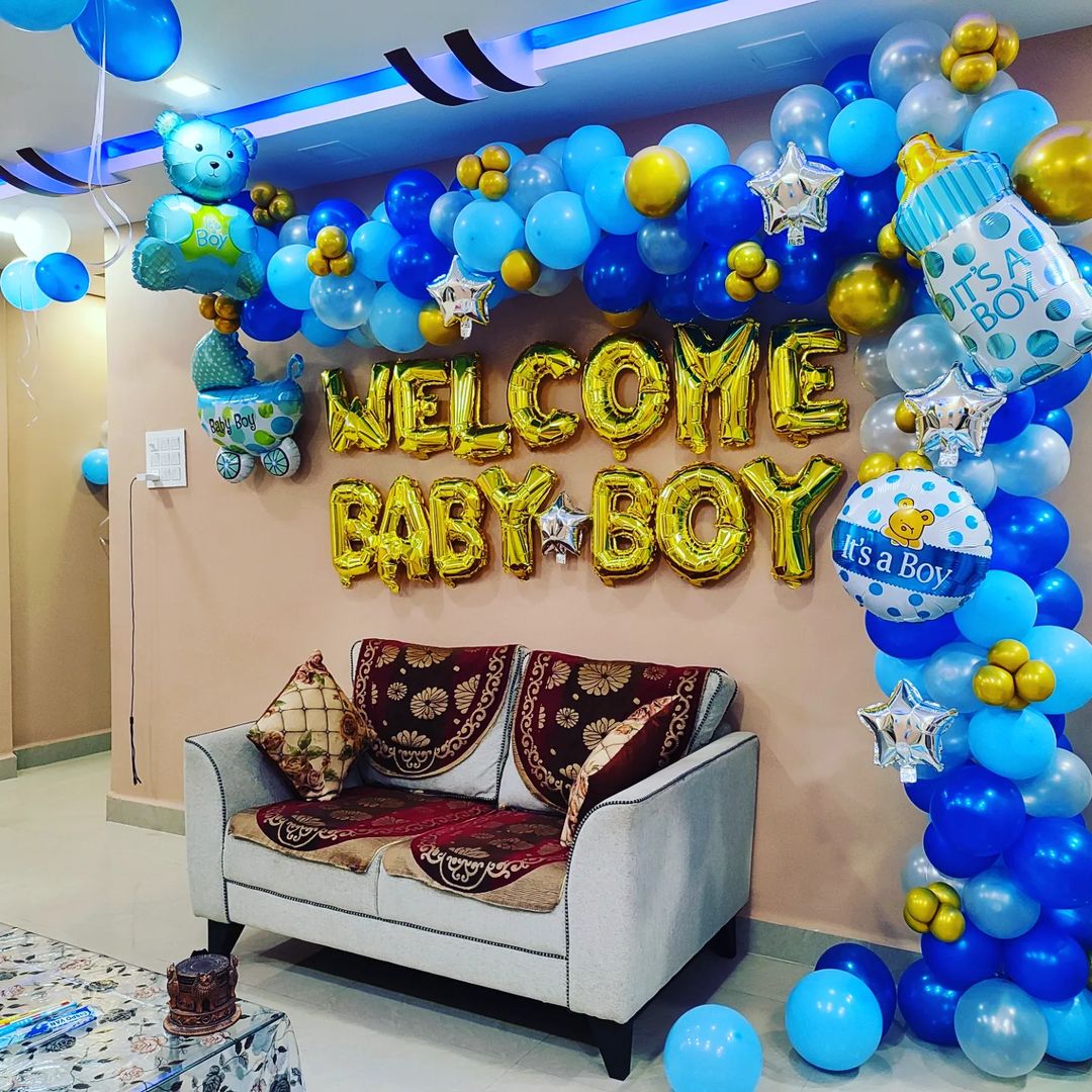 Blue & Gold 'Welcome Baby Boy' Wall Arch