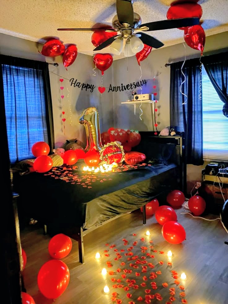 Red Heart Foils with HAPPY ANNIVERSARY Banner