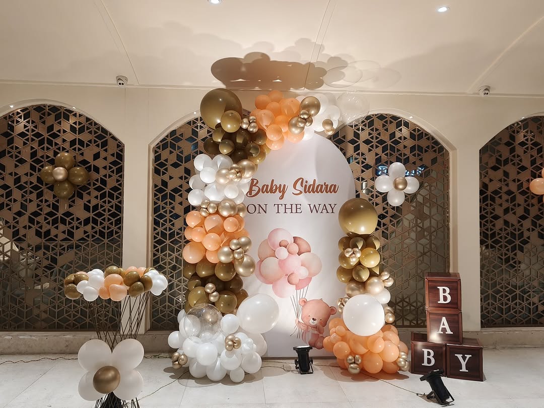 'Baby (Name) On The Way' Boho Banquet Arch
