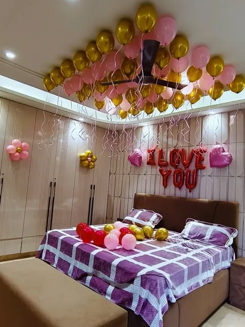 Pink & Gold Ceiling 'I Love You' Room Décor