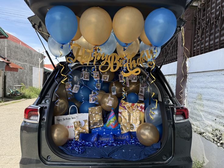 Blue & Gold Gift Hamper Car Boot Decoration