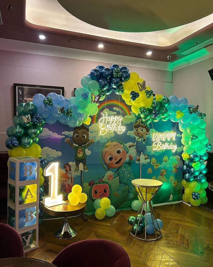 Cocomelon Restaurant Grand 1st Birthday Arch