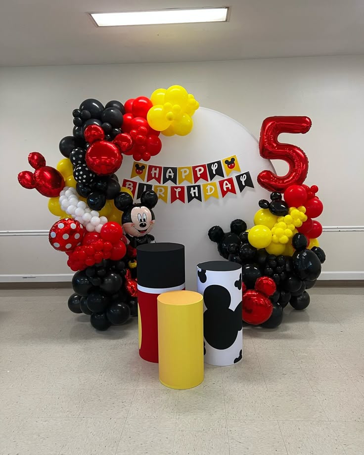 Mickey Mouse Classic 5th Red-Yellow Arch