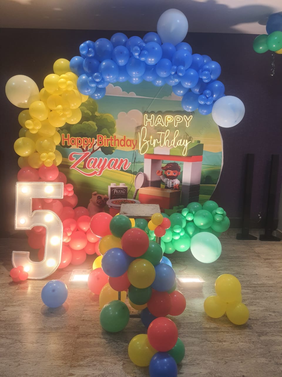 Zayan Lego 'Happy Birthday' 5th Arch