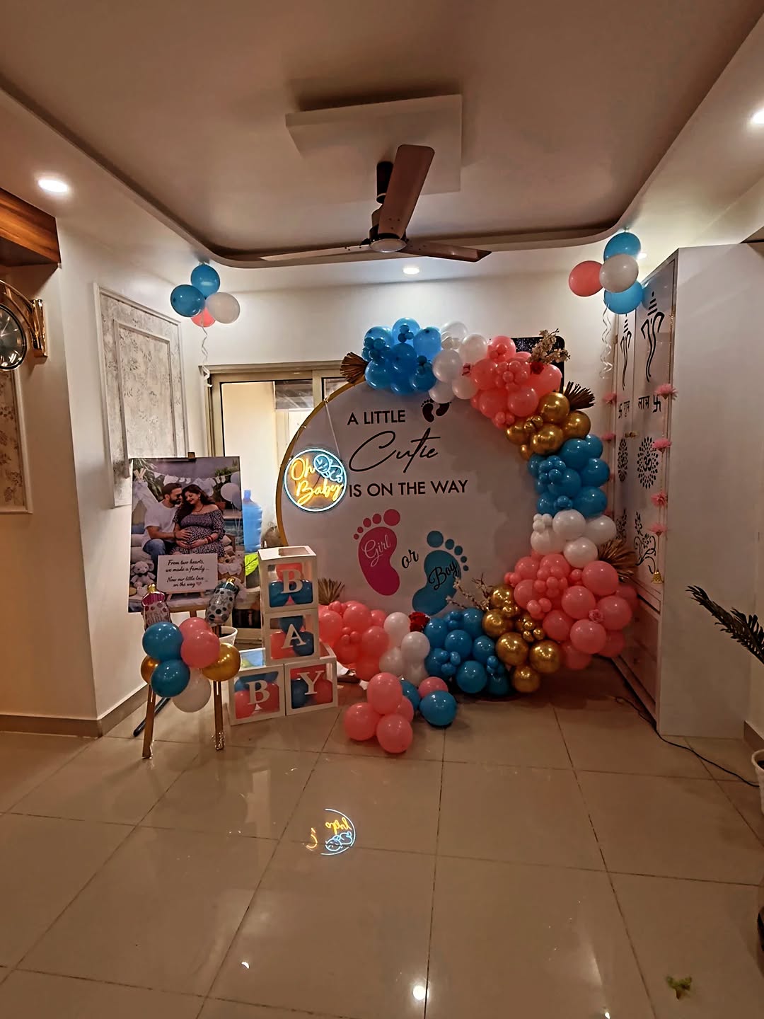 'A Little Cutie is on the Way' Round Baby Shower