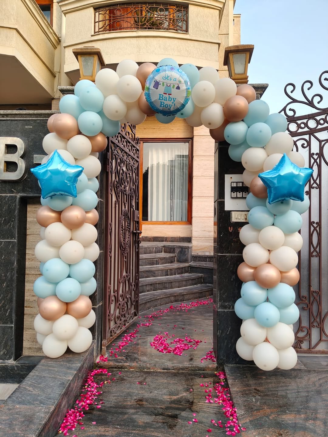 'It's a Baby Boy' Outdoor Entrance Balloon Arch