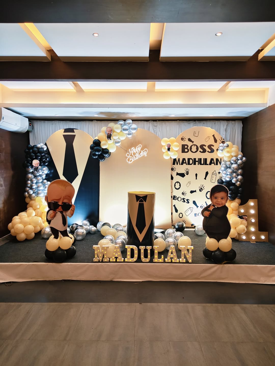 Boss Baby Luxury Twin-Arch Birthday Setup
