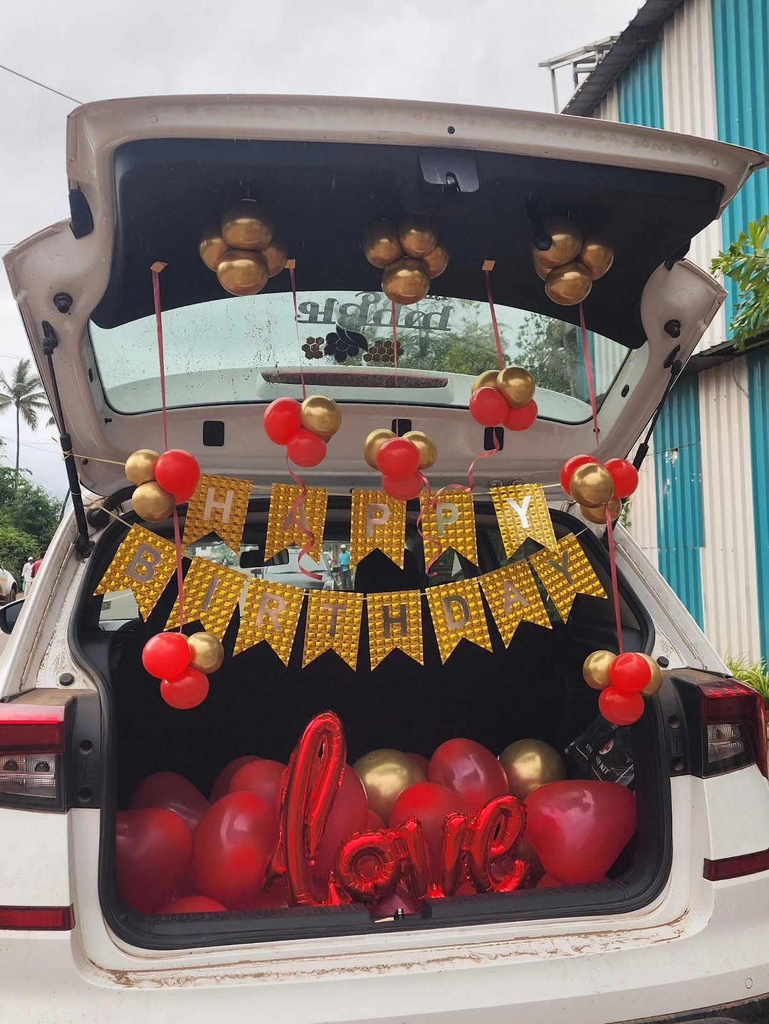 Glitter Gold Banner & Red 'love' Car Boot Decoration
