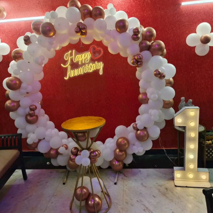 1st Anniversary Rose-Gold & White Ring Arch