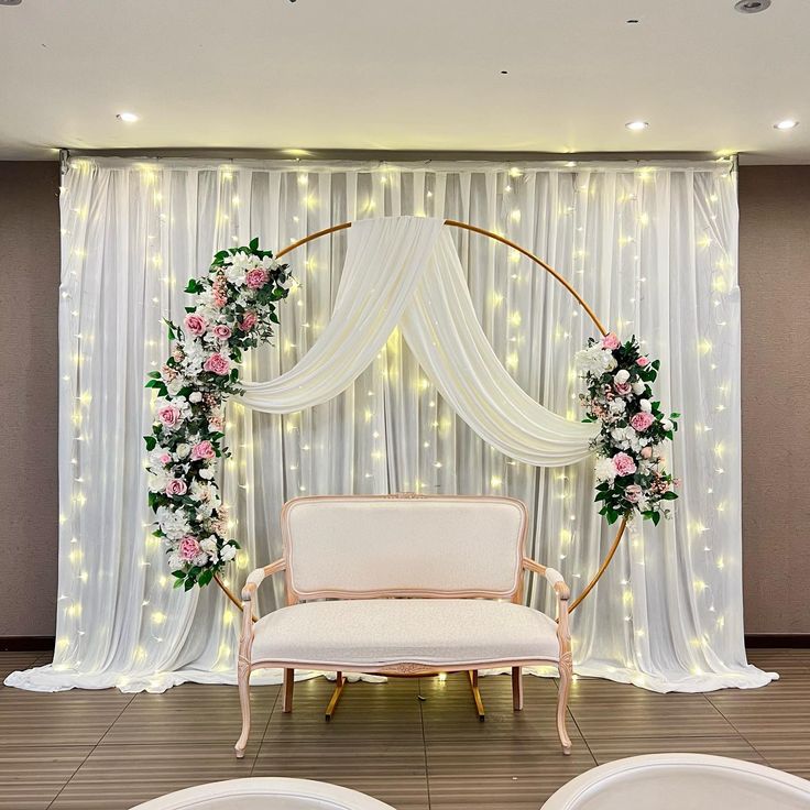 Gold Ring White Canopy Engagement Setup