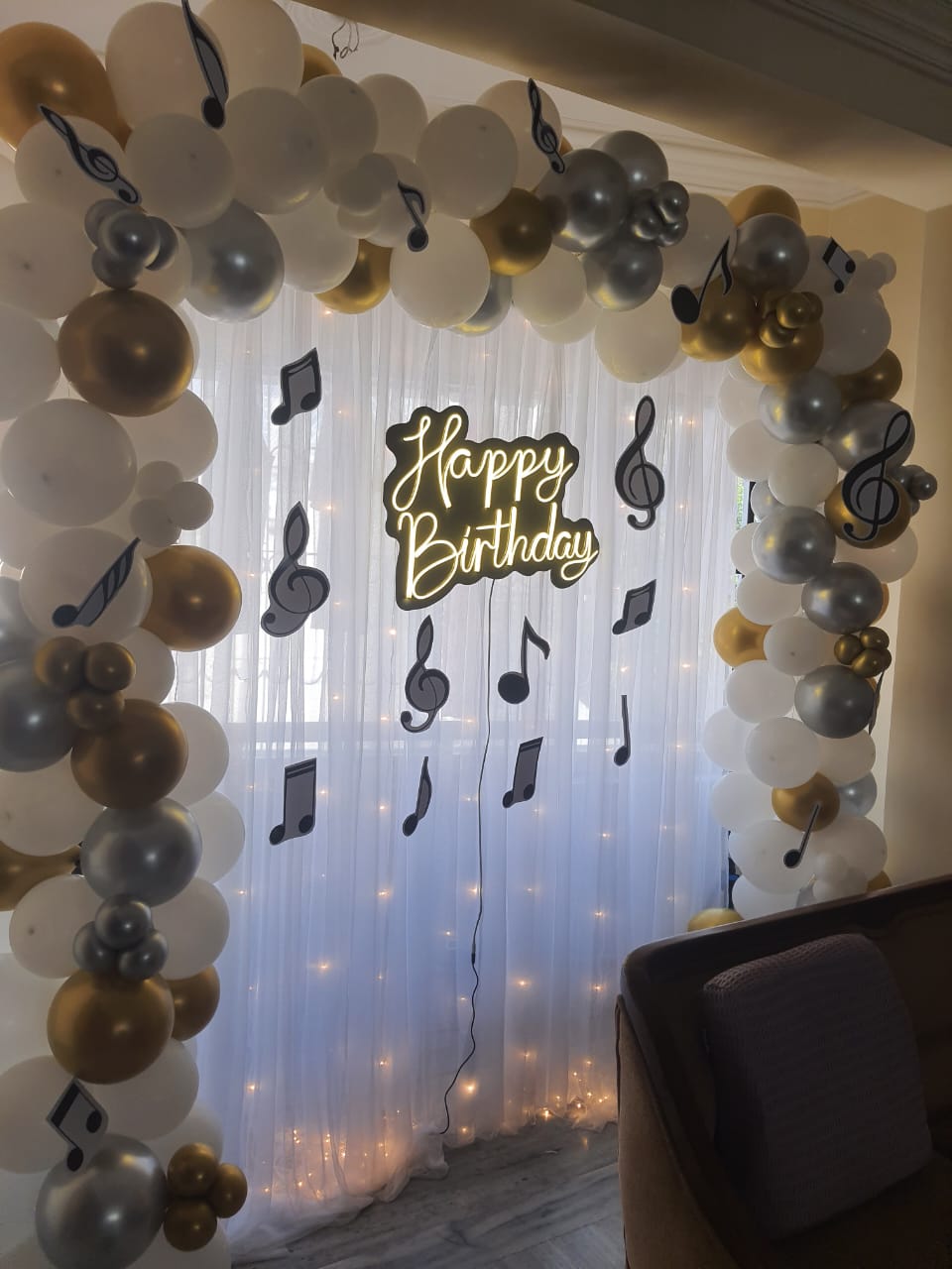 Musical Notes Gold, Silver & White Premium Arch