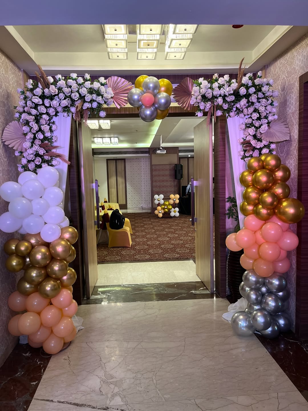 Luxury Lilac Floral & Chrome Banquet Gate