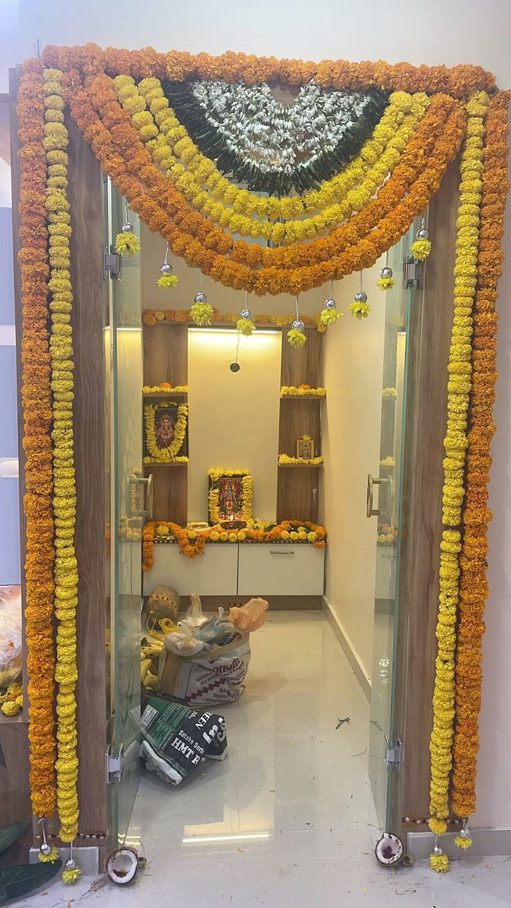 Essential Marigold Door Garland Decor