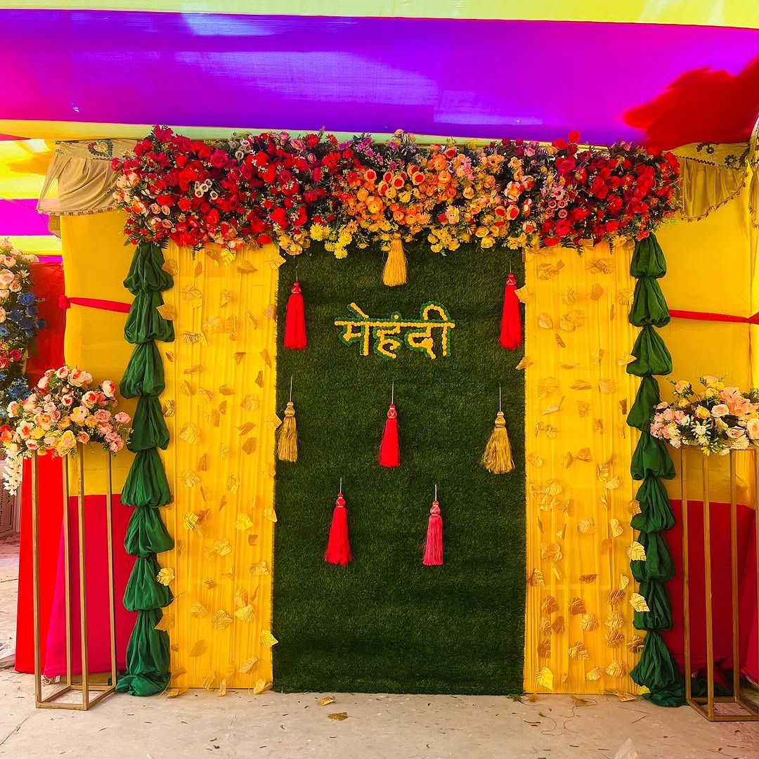 Green Grass Haldi & Mehendi Gate