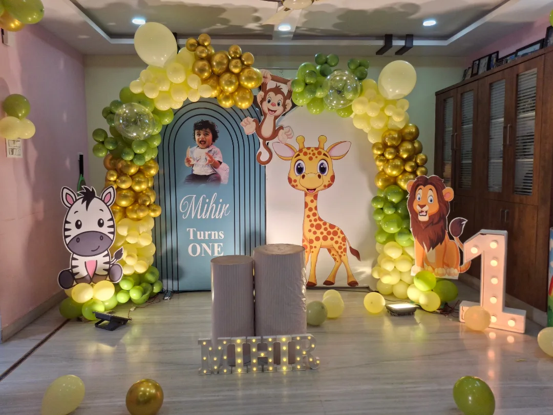 Mihir Jungle Safari Indoor Arch