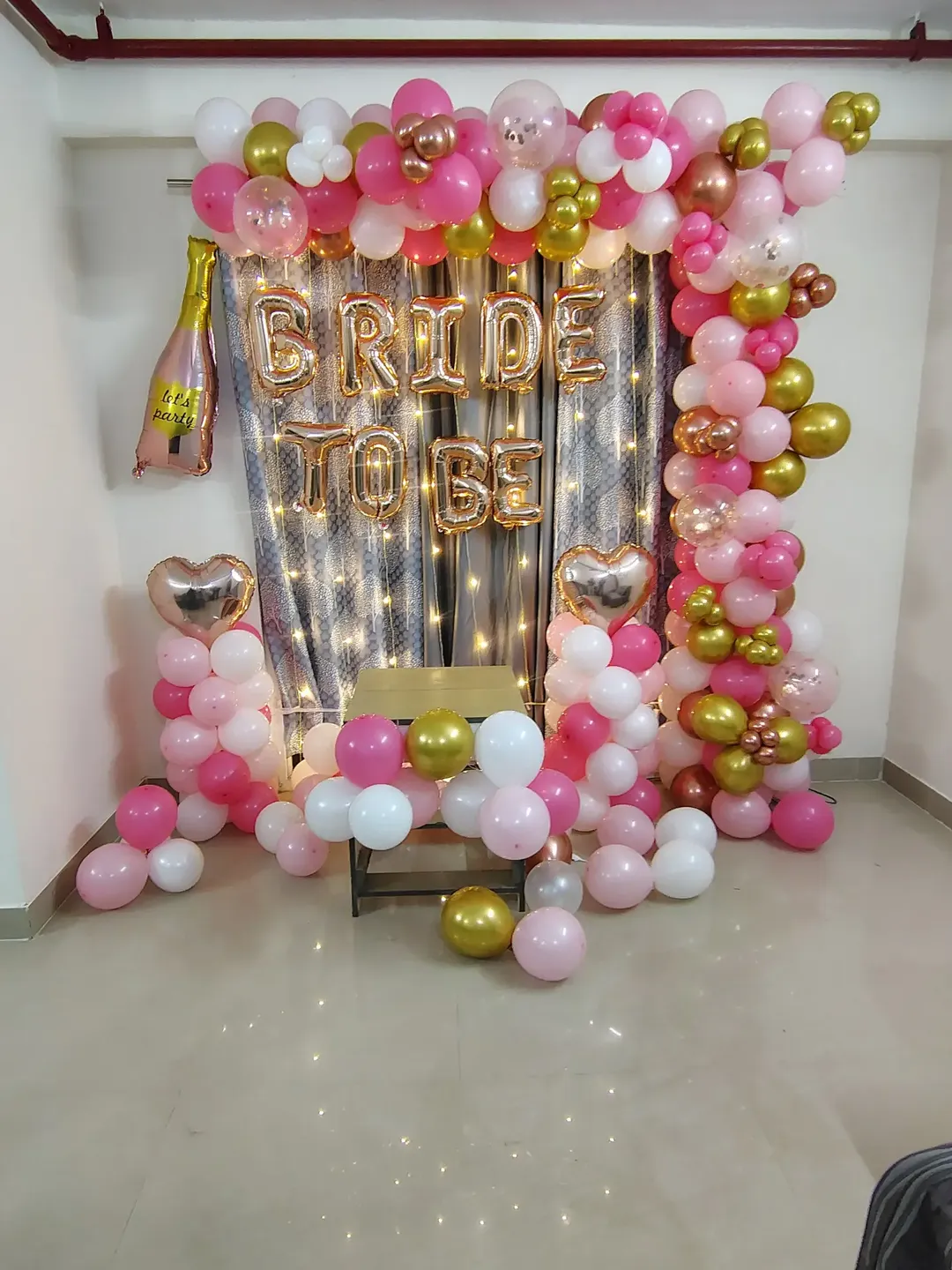 Pink & Gold 'BRIDE TO BE' Foil Curtain Decor